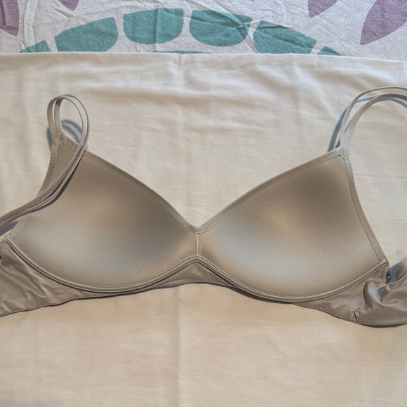 Aerie Light Gray Bra - 36B - Picture 3 of 5